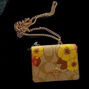 Small crossbody wallet